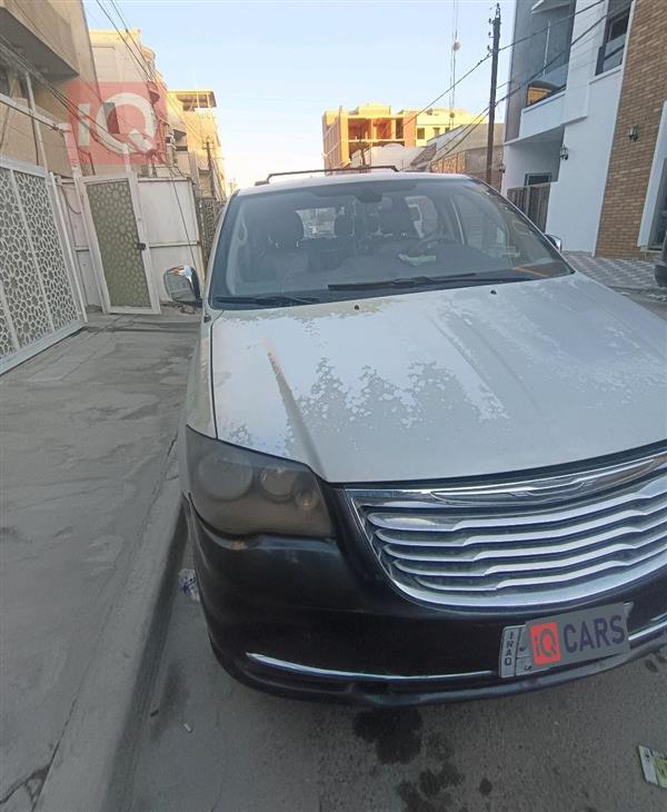 كرايسلر تاون آند كانتري 2012 للبيع في العراق -  بغداد